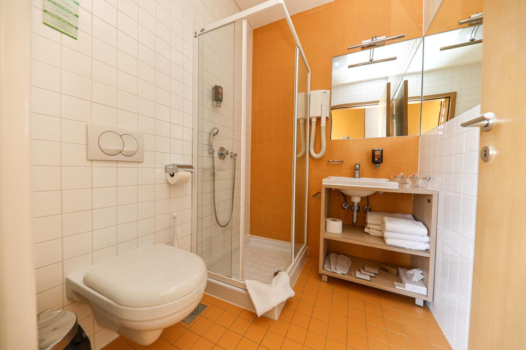 Hotel Celjska Koca Целе Экстерьер фото