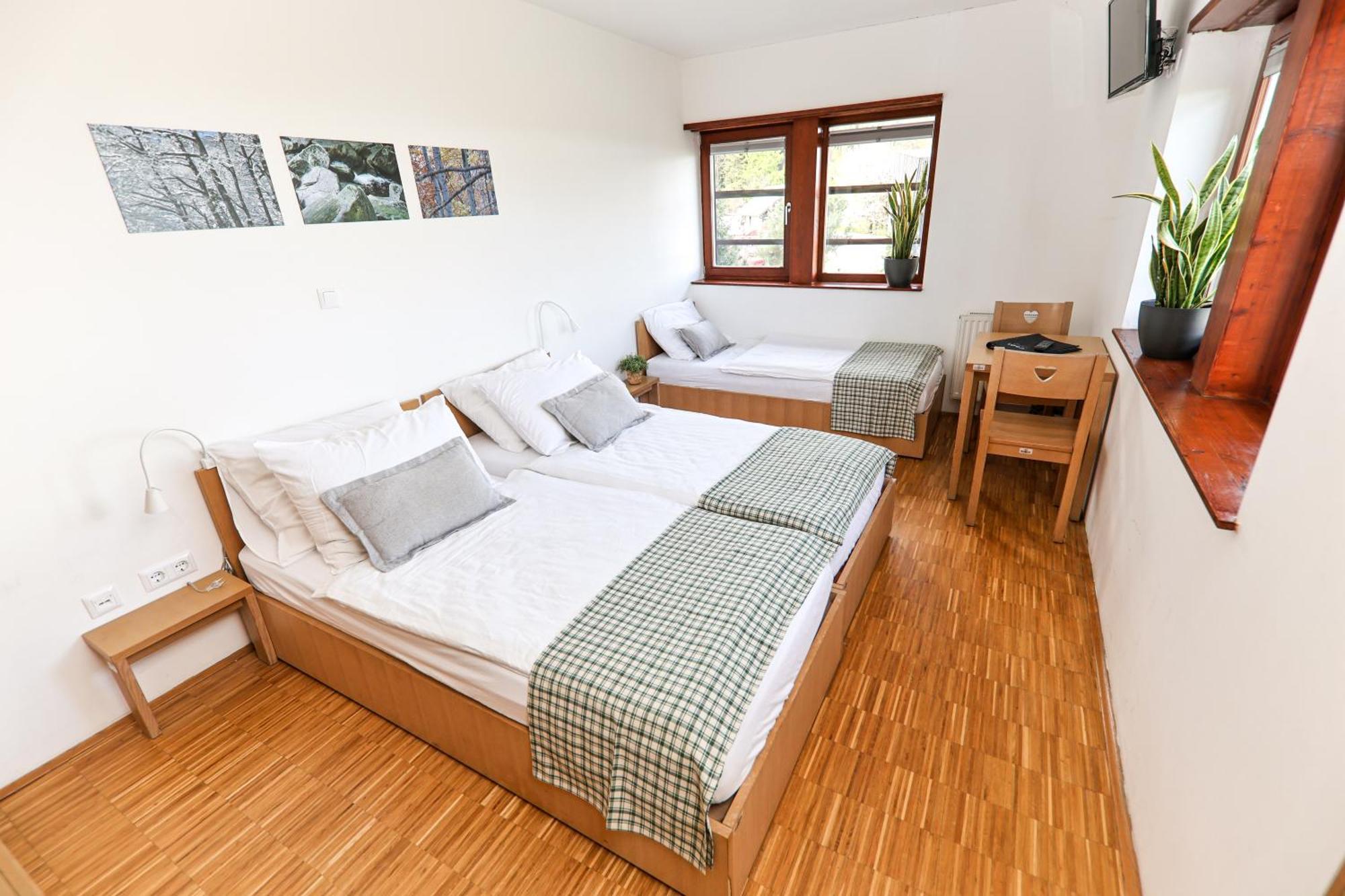 Hotel Celjska Koca Целе Экстерьер фото
